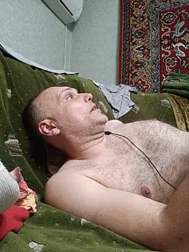 Pineapple04 online show from July 13, 2026, 6:18 pm