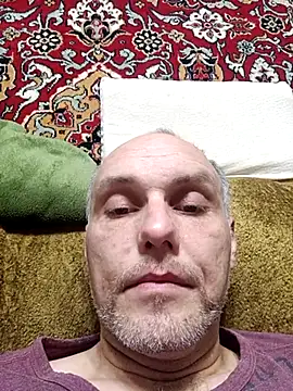 Pineapple04 online show from November 29, 2025, 8:31 pm