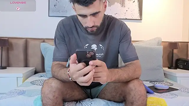 Ethan  Walker online show from April 16, 2026, 7:14 pm