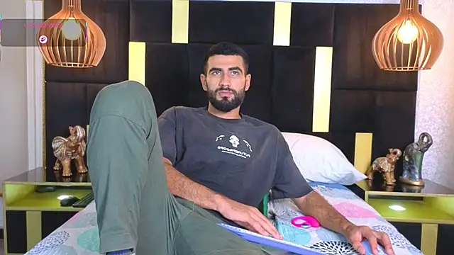 Snapshot of Ethan__Walker chatting on November 24, 2025, 7:14 pm Ethan Walker online show from November 24, 2025, 7:14 pm