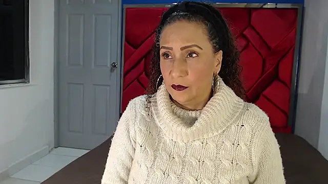 Snapshot of EvaMills1 chatting on February 17, 2025, 3:22 pm EvaMills1 online show from February 17, 2025, 3:22 pm