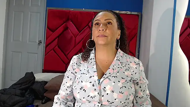Snapshot of EvaMills1 chatting on February 25, 2025, 9:04 pm EvaMills1 online show from February 25, 2025, 9:04 pm