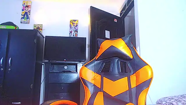 ADAM HOT online show from April 3, 2026, 11:00 pm