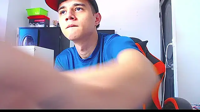 ADAM HOT online show from January 10, 2026, 8:37 pm