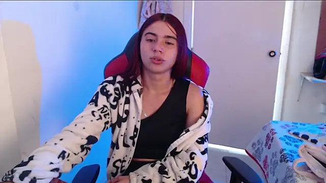 Snapshot of Maximesex chatting on February 2, 2026, 1:32 pm Maximesex online show from February 2, 2026, 1:32 pm