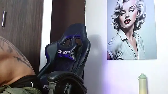 Hendry  online show from October 13, 2025, 2:24 am