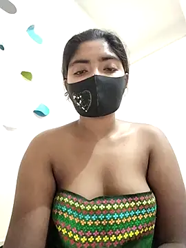Snapshot of Lina-Rose chatting on March 12, 2025, 11:44 pm Lina-Rose online show from March 12, 2025, 11:44 pm