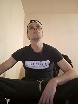 kx93 online show from December 5, 2025, 8:50 pm