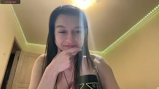 Snapshot of Alice__grace chatting on February 14, 2025, 2:44 pm Alice grace online show from February 14, 2025, 2:44 pm