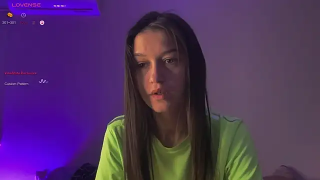 Snapshot of Alice__grace chatting on February 11, 2025, 7:38 pm Alice grace online show from February 11, 2025, 7:38 pm