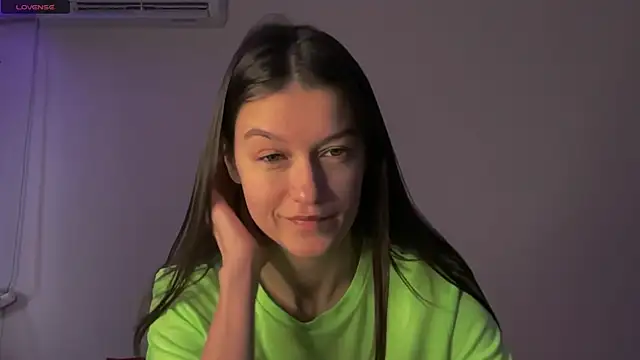 Snapshot of Alice__grace chatting on February 21, 2025, 2:38 pm Alice grace online show from February 21, 2025, 2:38 pm