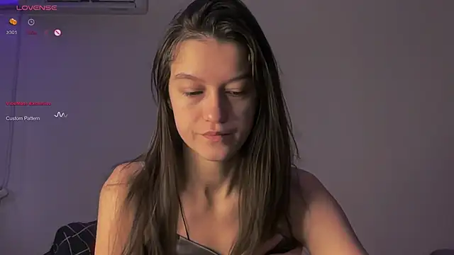 Snapshot of Alice__grace chatting on February 23, 2025, 2:46 pm Alice grace online show from February 23, 2025, 2:46 pm