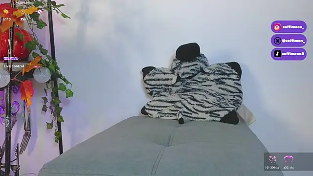 Soffimoon  online show from November 12, 2025, 11:30 pm