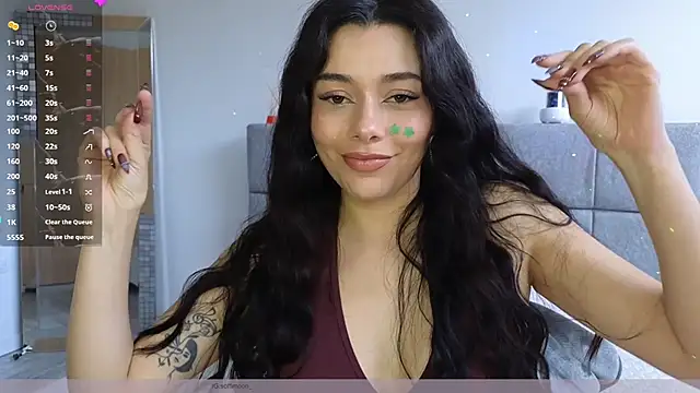 Soffimoon  online show from May 28, 2026, 8:04 pm