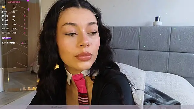 Soffimoon  online show from May 25, 2026, 8:07 pm