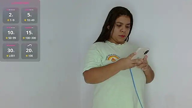 yulissa18 online show from November 21, 2025, 3:16 am