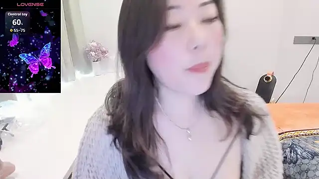 Crystal Wings online show from February 3, 2026, 2:53 am