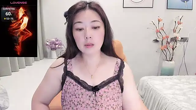 Snapshot of Crystal_Wings chatting on September 18, 2025, 12:41 pm Crystal Wings online show from September 18, 2025, 12:41 pm
