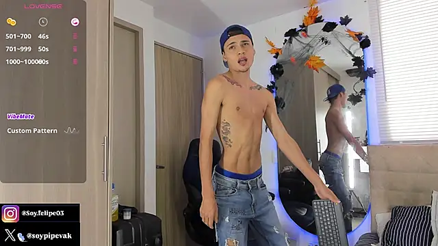 soyander03  online show from October 31, 2025, 12:35 pm