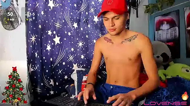 Snapshot of soyander03_ chatting on December 13, 2024, 2:27 pm soyander03 online show from December 13, 2024, 2:27 pm
