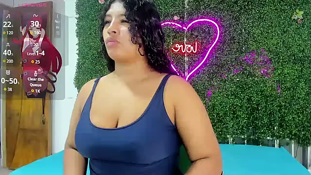 valentina 0  online show from January 6, 2026, 2:54 pm