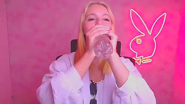 Milka kiss  online show from September 16, 2025, 5:52 am