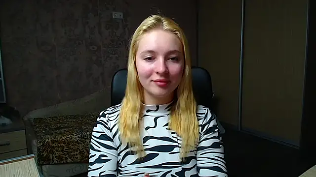 Snapshot of Milka_kiss_ chatting on December 16, 2025, 6:39 am Milka kiss online show from December 16, 2025, 6:39 am