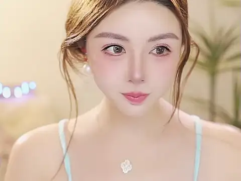 Qiaoqiao  online show from May 15, 2026, 4:16 pm