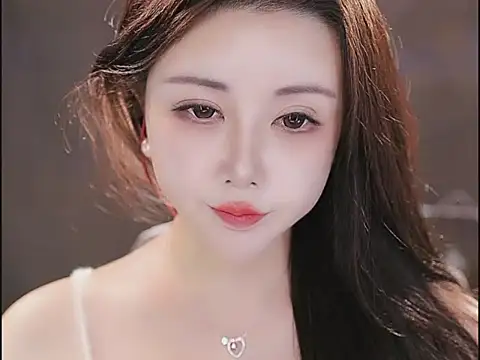 Qiaoqiao  online show from November 13, 2025, 5:06 pm