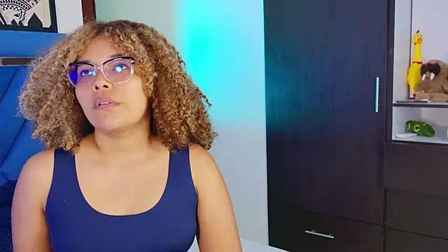 Snapshot of NiaColusi chatting on February 12, 2026, 3:01 pm NiaColusi online show from February 12, 2026, 3:01 pm