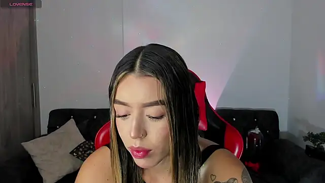 Snapshot of zoee_jackson chatting on November 14, 2025, 1:20 am zoee jackson online show from November 14, 2025, 1:20 am