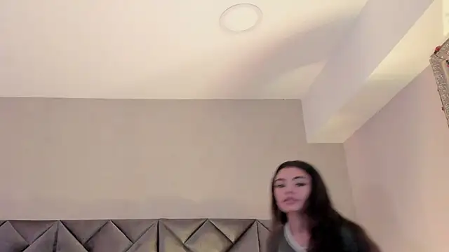 Luisa0110 online show from July 10, 2026, 4:40 pm