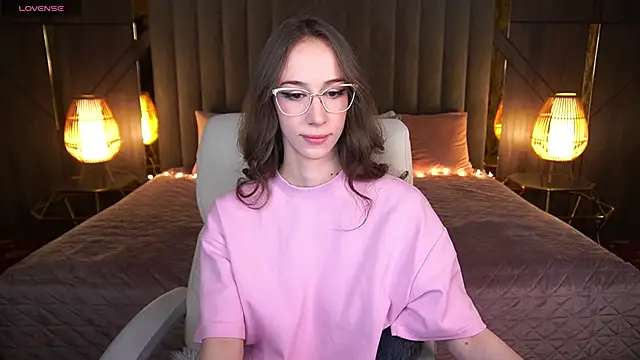 Evelyn Rush online show from March 23, 2025, 3:54 am