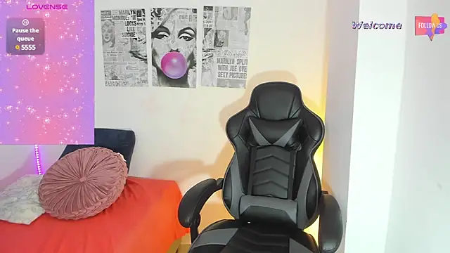 MEGANTARLY09 online show from February 7, 2025, 12:31 am