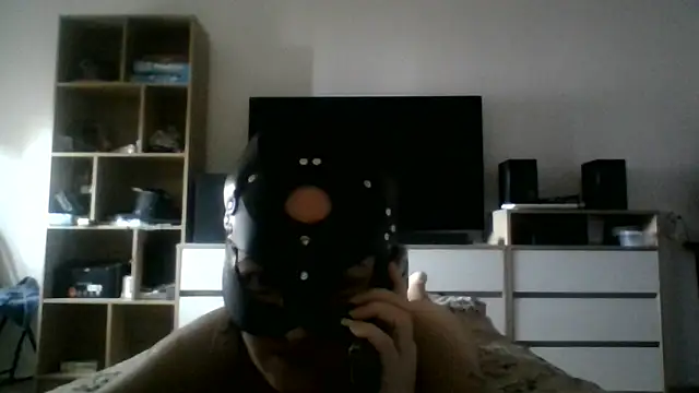 MaxWellas6 online show from March 5, 2026, 2:35 pm