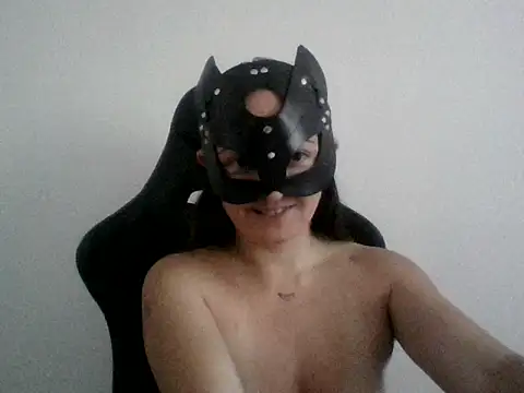 Snapshot of MaxWellas6 chatting on June 24, 2026, 10:03 am MaxWellas6 online show from June 24, 2026, 10:03 am