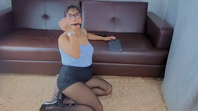 Mariana Lu online show from April 14, 2026, 2:38 am