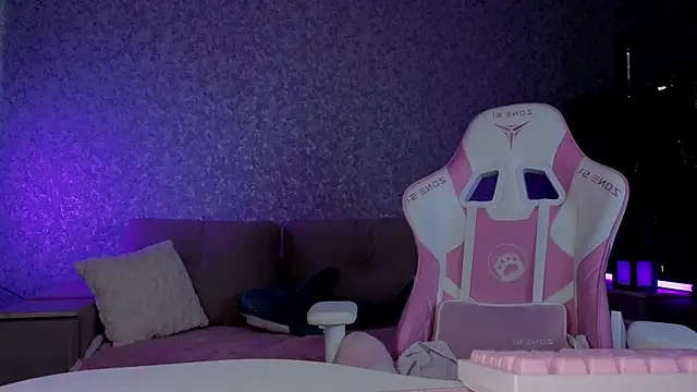 meowceline online show from March 31, 2026, 1:24 pm