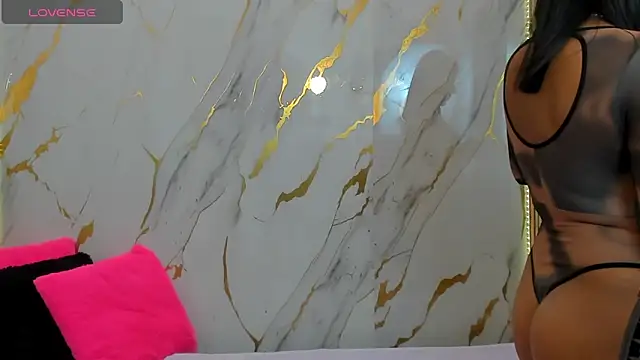 AmyBarton02 online show from April 21, 2026, 6:36 pm