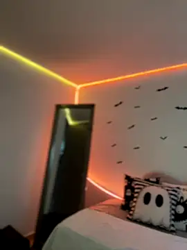 Snapshot of AmmyCollinsW chatting on October 21, 2025, 9:25 pm AmmyCollinsW online show from October 21, 2025, 9:25 pm