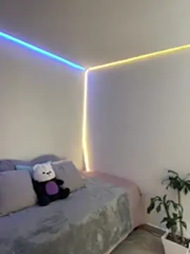 AmmyCollinsW online show from April 21, 2026, 8:04 pm