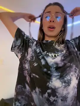 Snapshot of AmmyCollinsW chatting on October 10, 2025, 8:53 pm AmmyCollinsW online show from October 10, 2025, 8:53 pm