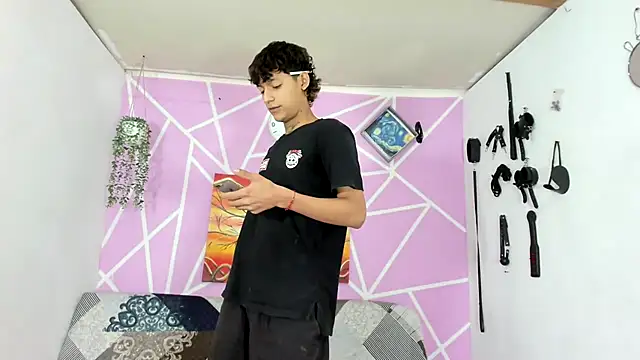 Snapshot of Fresahot2005 chatting on January 30, 2025, 7:15 pm Fresahot2005 online show from January 30, 2025, 7:15 pm