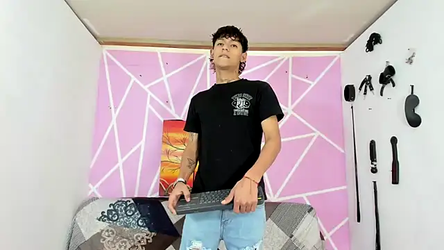 Snapshot of Fresahot2005 chatting on January 26, 2025, 7:09 pm Fresahot2005 online show from January 26, 2025, 7:09 pm