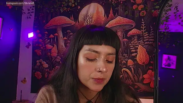 6Briela9  online show from April 16, 2026, 6:25 am