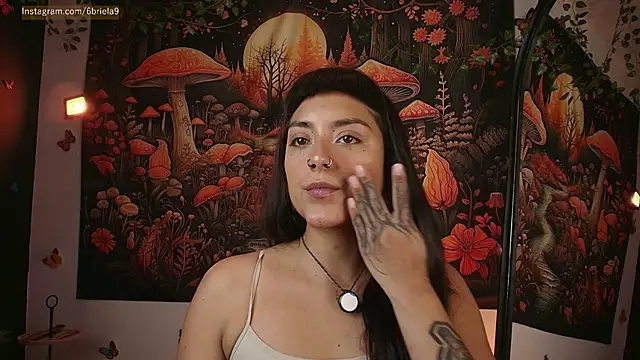 6Briela9  online show from April 28, 2026, 11:20 pm