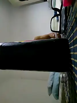 Snapshot of ackerman09 chatting on December 19, 2025, 4:38 am ackerman09 online show from December 19, 2025, 4:38 am