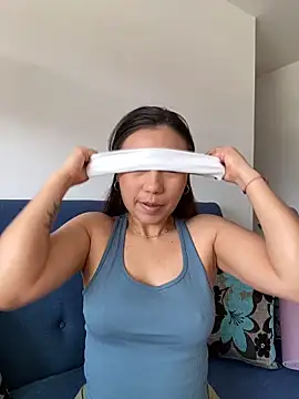 Aimilayne online show from February 9, 2026, 5:33 pm