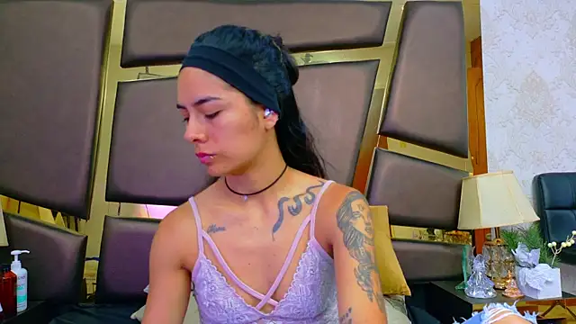 NicoleEsposito online show from April 4, 2026, 12:45 pm