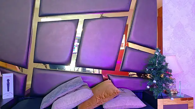 NicoleEsposito online show from December 20, 2025, 12:41 pm